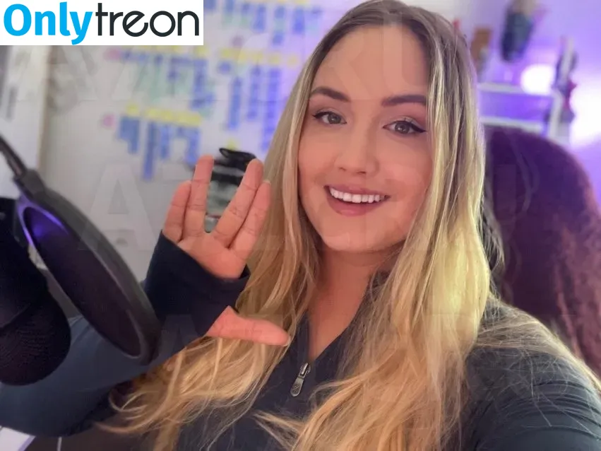 Naomi Kyle голая photo #0001 (NaomiKyle / thenaomikyle)