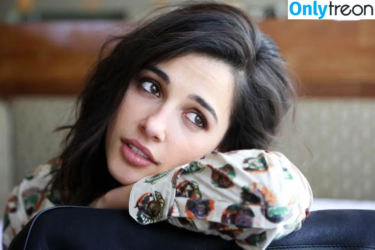 Naomi Scott голая photo #0007 (naomigscott)