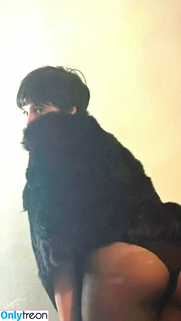 Naomi Scott nude photo #0230 (naomigscott)
