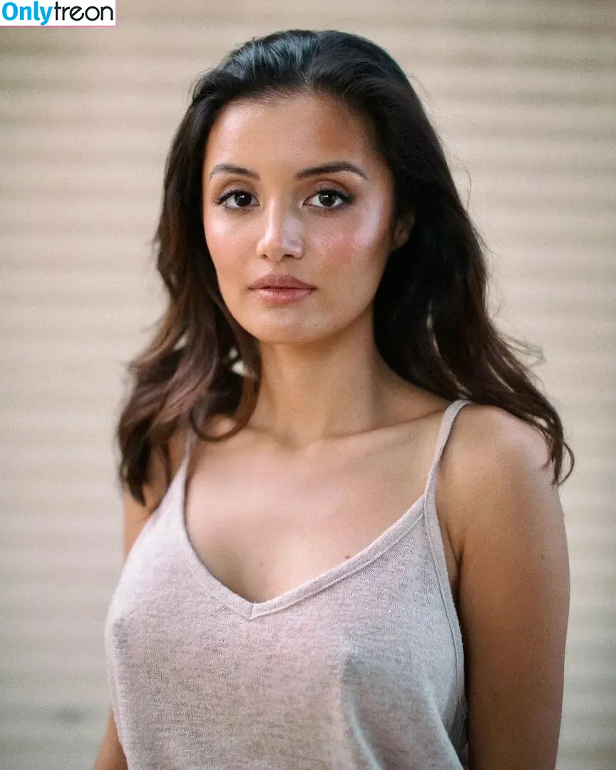Naomi Sequeira nude photo #0012 (naomisequeira)