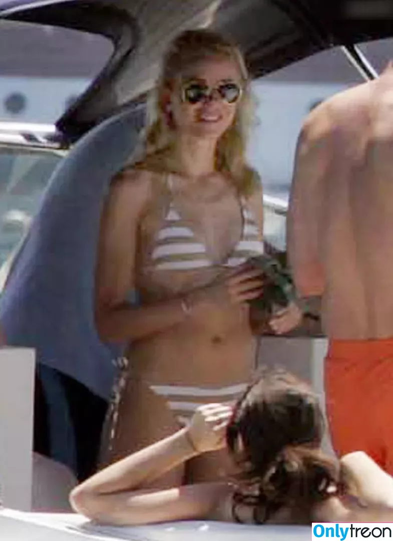 Naomi Watts nude photo #0128 (_NaomiWatts_ / naomiwatts)