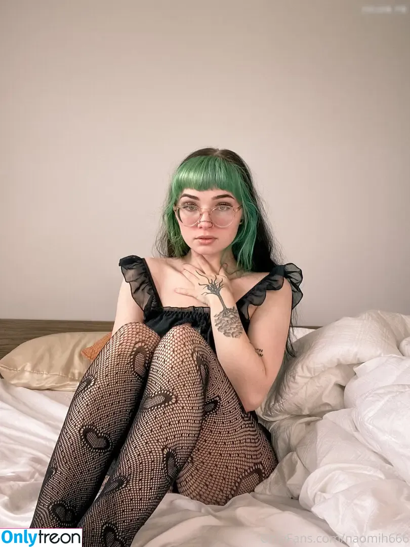 naomih666 nude photo #0040 (666naomihhh / Naomihughes666)