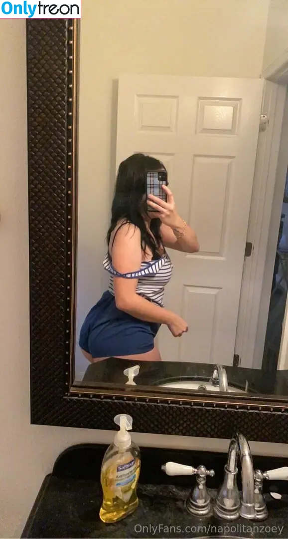 napolitanzoey nude photo #0026 (honeynapoletano)