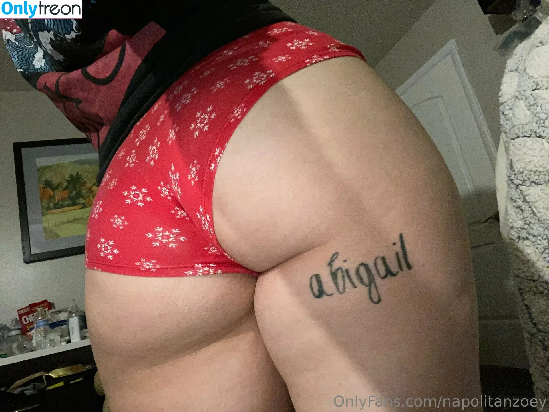 napolitanzoey nude photo #0047 (honeynapoletano)