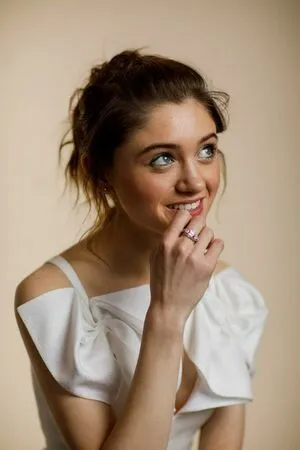 Natalia Dyer / nattyiceofficial фото голая #0010