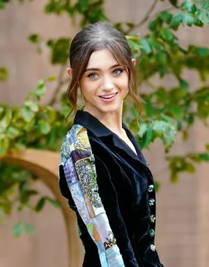 Natalia Dyer / nattyiceofficial фото голая #0069