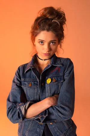 Natalia Dyer / nattyiceofficial фото голая #0100