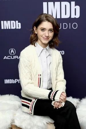 Natalia Dyer / nattyiceofficial фото голая #0102