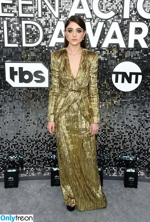 Natalia Dyer / nattyiceofficial фото голая #0597