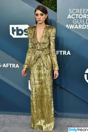 Natalia Dyer / nattyiceofficial фото голая #0606