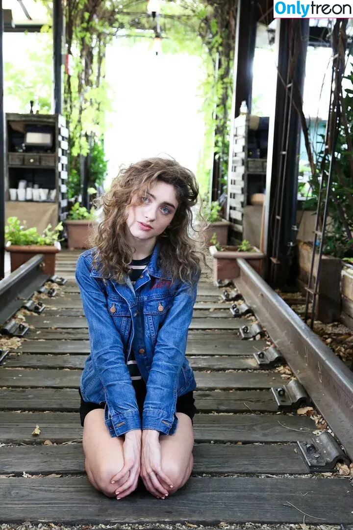 Natalia Dyer голая photo #0005 (nattyiceofficial)