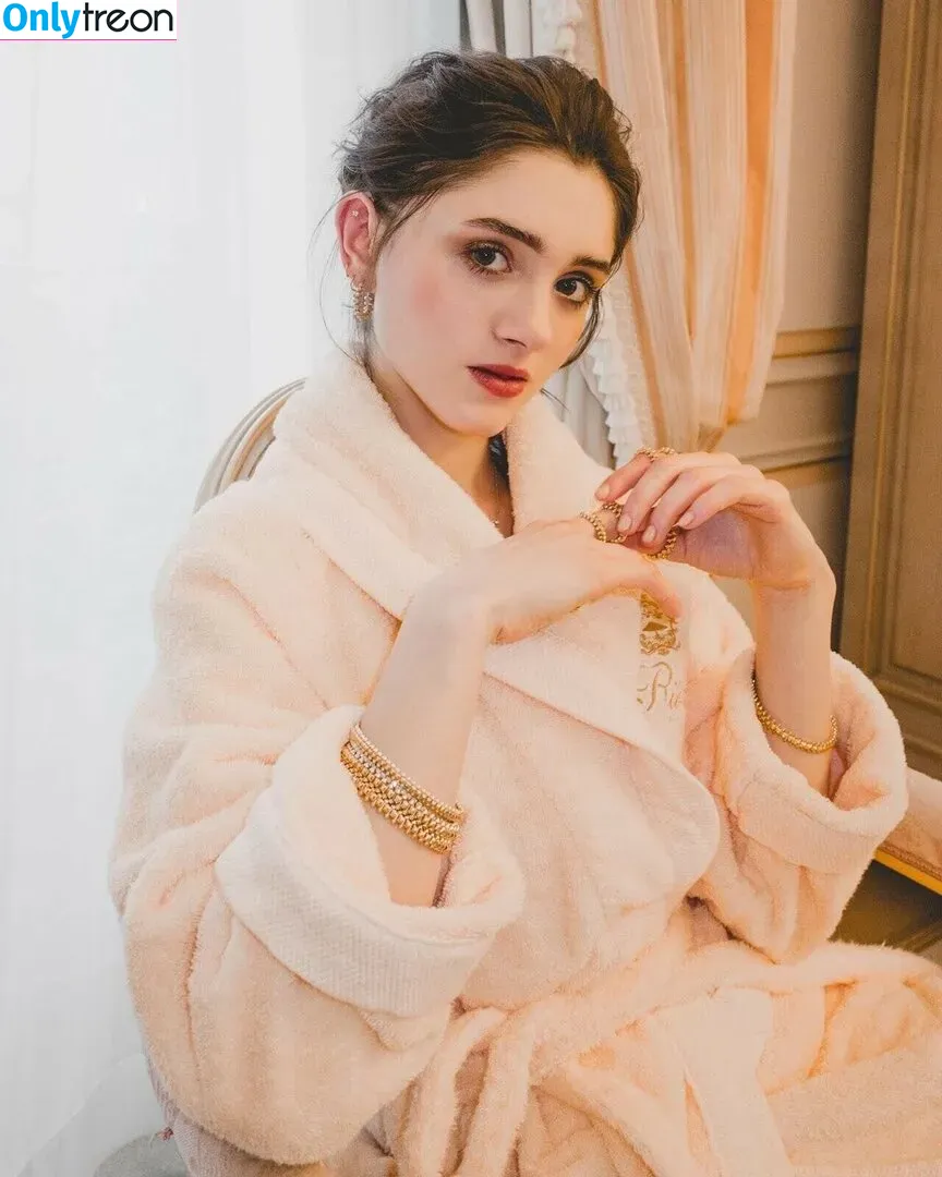 Natalia Dyer голая photo #0060 (nattyiceofficial)