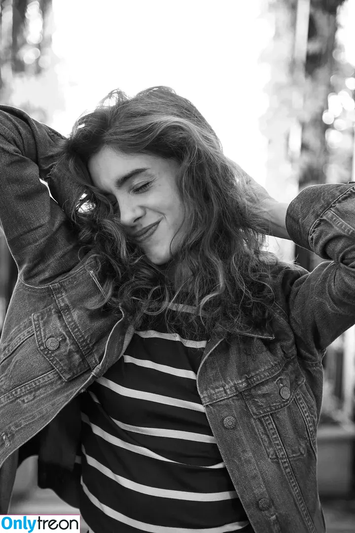 Natalia Dyer голая photo #0090 (nattyiceofficial)