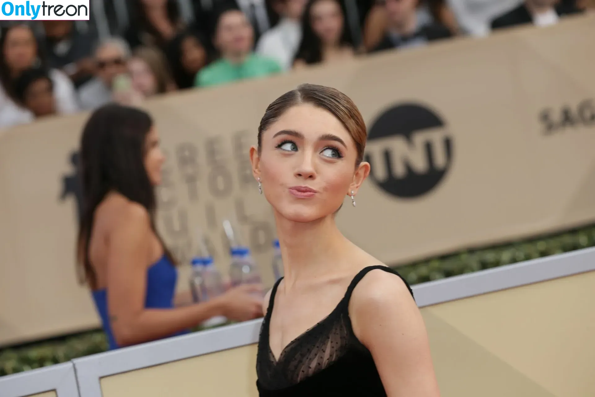 Natalia Dyer голая photo #0190 (nattyiceofficial)