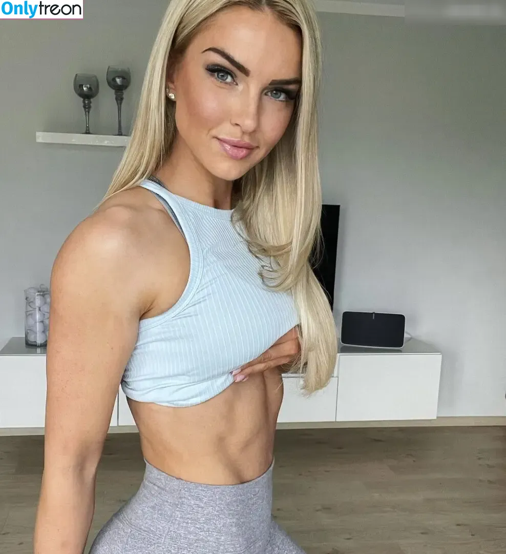 Natalia Vogel nude photo #0144 (nataliavogel_)