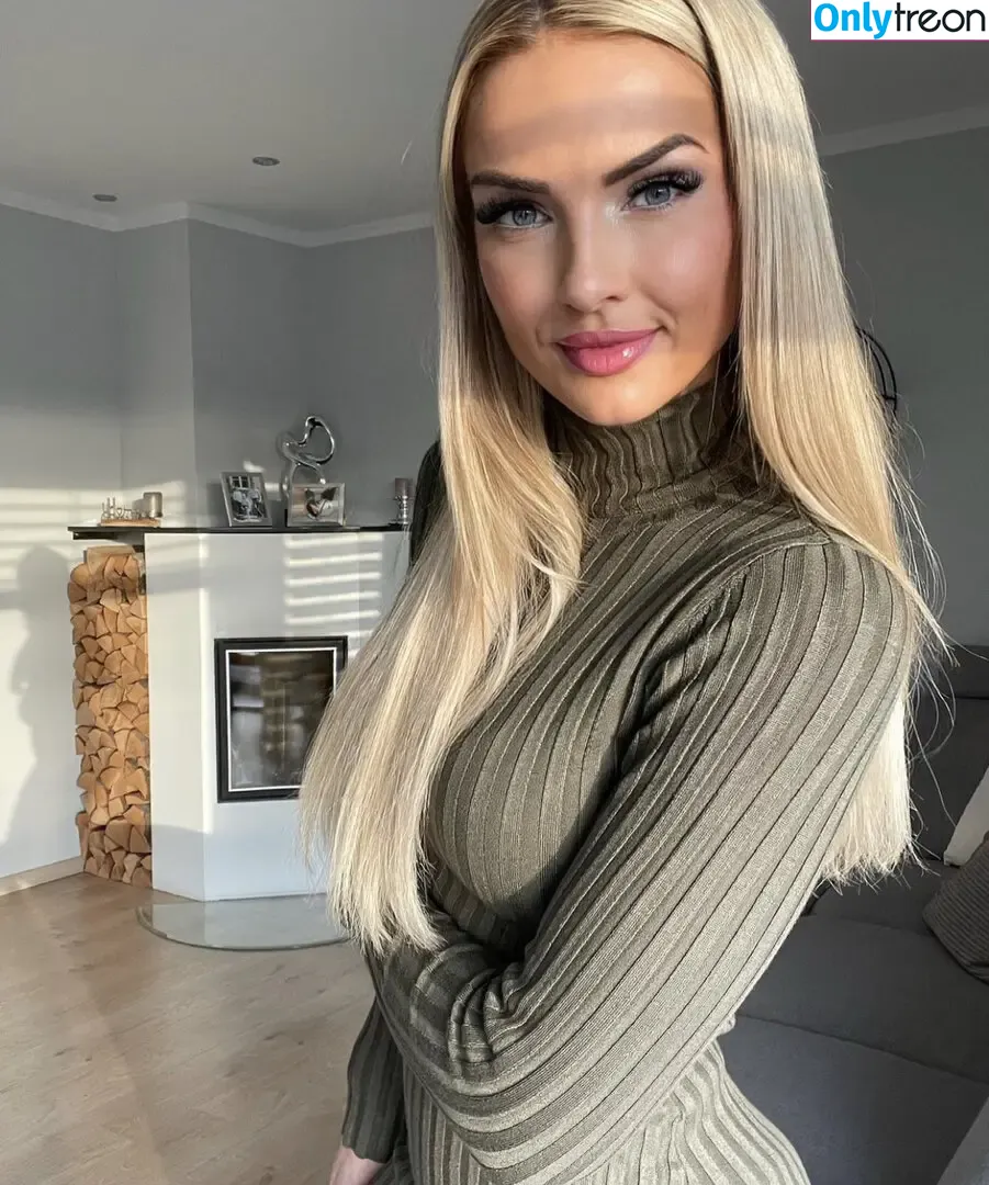 Natalia Vogel nude photo #0146 (nataliavogel_)