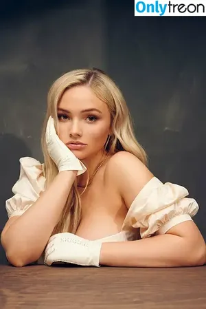 Natalie Alyn Lind / nataliealynlind / natalynlind nude photo #0675