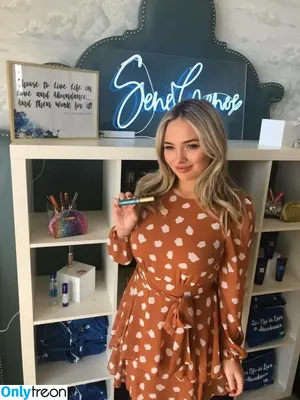 Natalie Alyn Lind / nataliealynlind / natalynlind nude photo #0680