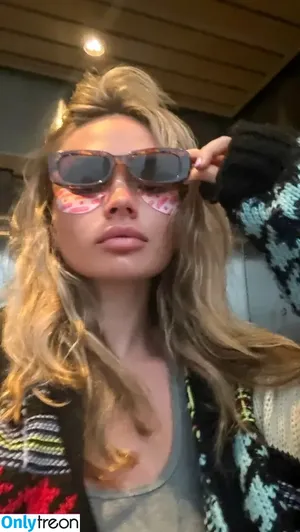 Natalie Alyn Lind / nataliealynlind / natalynlind nude photo #0776