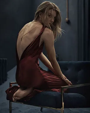 Natalie Dormer / nataliedormerig nude photo #0127