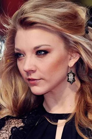 Natalie Dormer / nataliedormerig nude photo #0135
