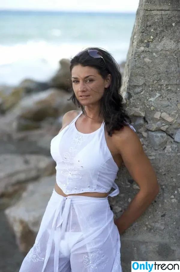 Natalie J Robb голая photo #0031 (nataliejrobbofficial)