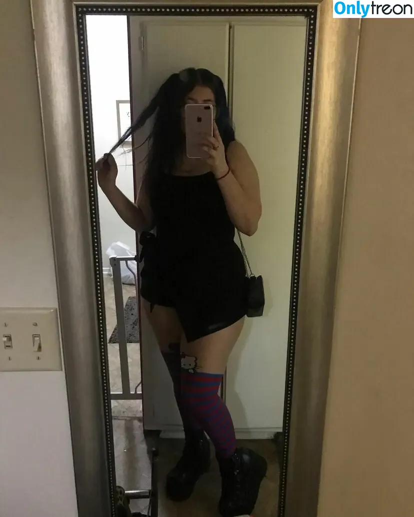 Natalie Renee Fitzgerald nude photo #0006 (gothiccmamii27 / gothiccmamii97)