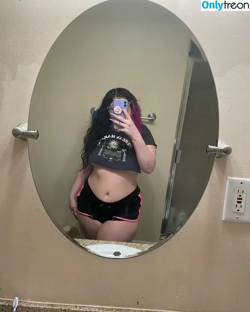 Natalie Renee Fitzgerald nude photo #0012 (gothiccmamii27 / gothiccmamii97)