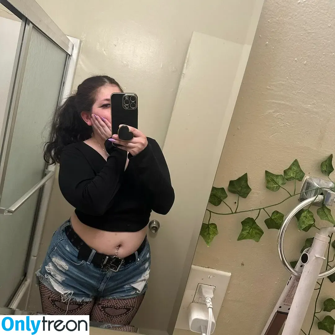 Natalie Renee Fitzgerald nude photo #0033 (gothiccmamii27 / gothiccmamii97)