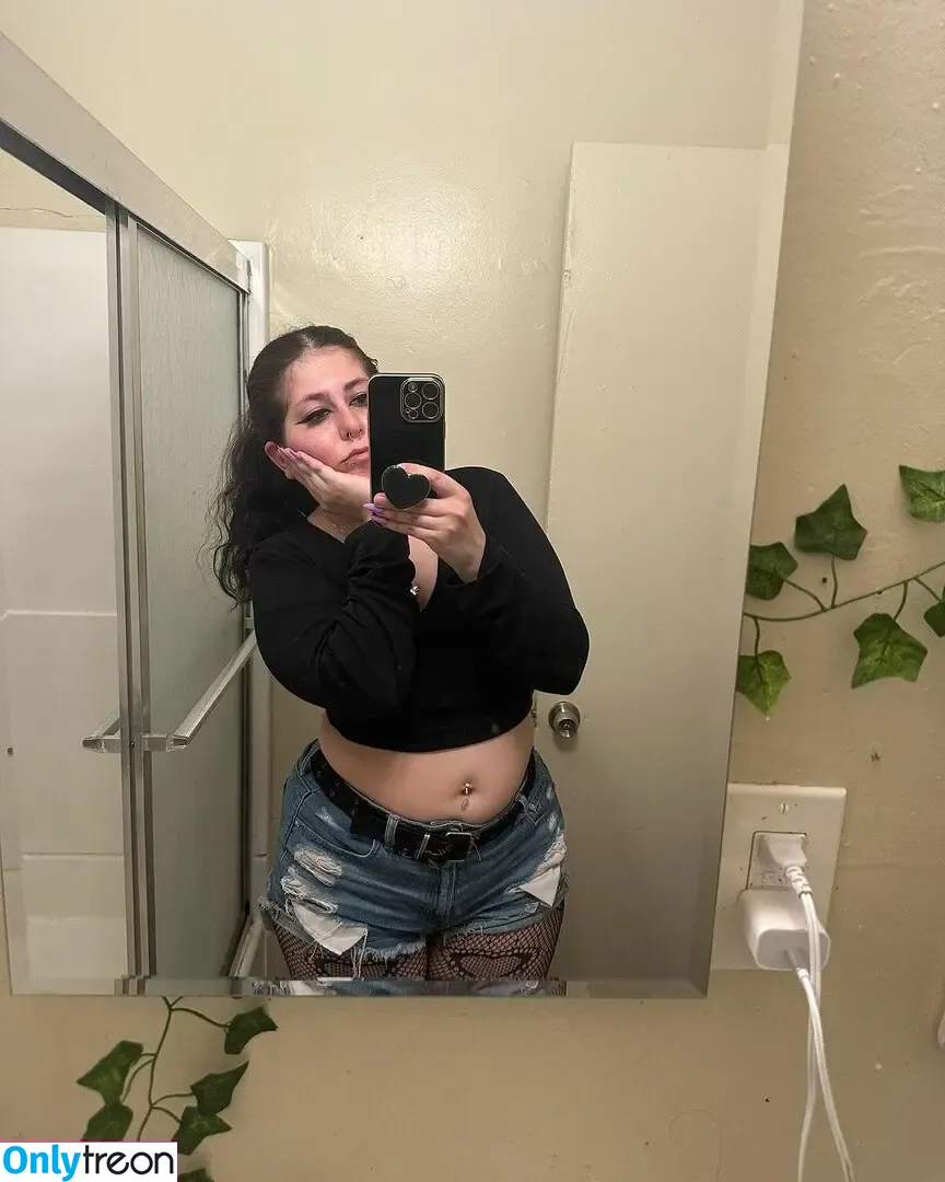 Natalie Renee Fitzgerald nude photo #0034 (gothiccmamii27 / gothiccmamii97)