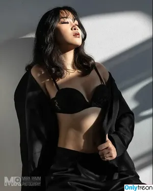 Natalie Tran / itsnatalietran nude photo #0075