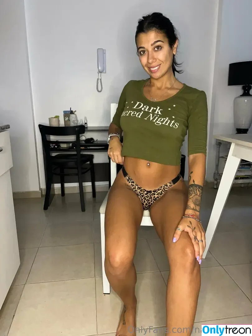 Natalieemay nude photo #0044 (neonataliemay)