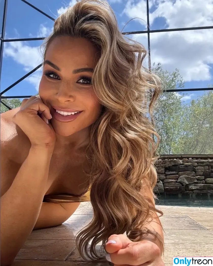 Natalya Neidhart голая photo #0066 (natalya_boat)
