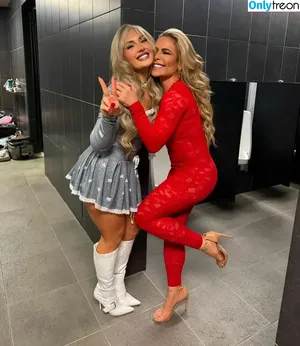 Natalya Neidhart / Wwe / jenni-neidhart / natalya_boat фото голая #0851