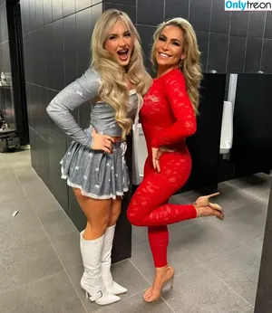 Natalya Neidhart / Wwe / jenni-neidhart / natalya_boat фото голая #0854