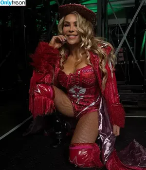 Natalya Neidhart / Wwe / jenni-neidhart / natalya_boat фото голая #0866