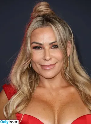 Natalya Neidhart / Wwe / jenni-neidhart / natalya_boat фото голая #0899