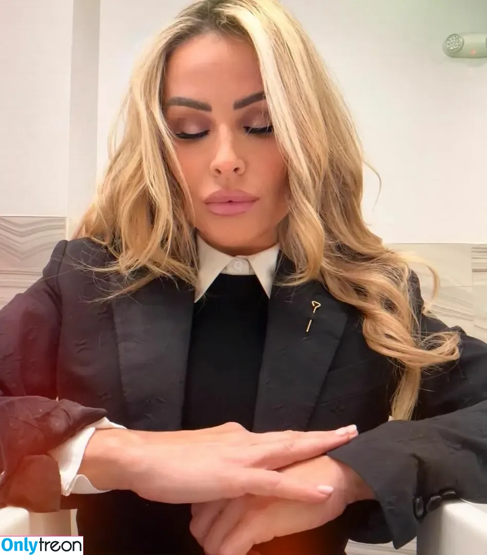 Natalya Neidhart nude photo #0764 (Wwe / jenni-neidhart / natalya_boat)