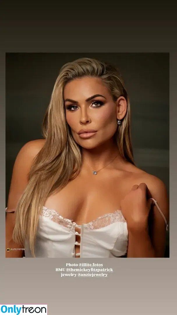 Natalya Neidhart голая photo #0932 (Wwe / jenni-neidhart / natalya_boat)