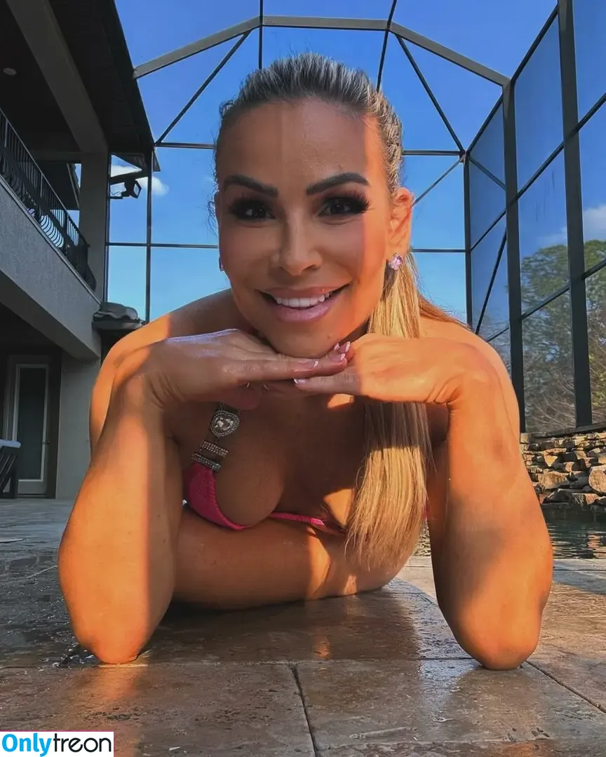 Natalya Neidhart голая photo #0945 (Wwe / jenni-neidhart / natalya_boat)