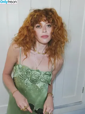 Natasha Lyonne / nlyonne nude photo #0243