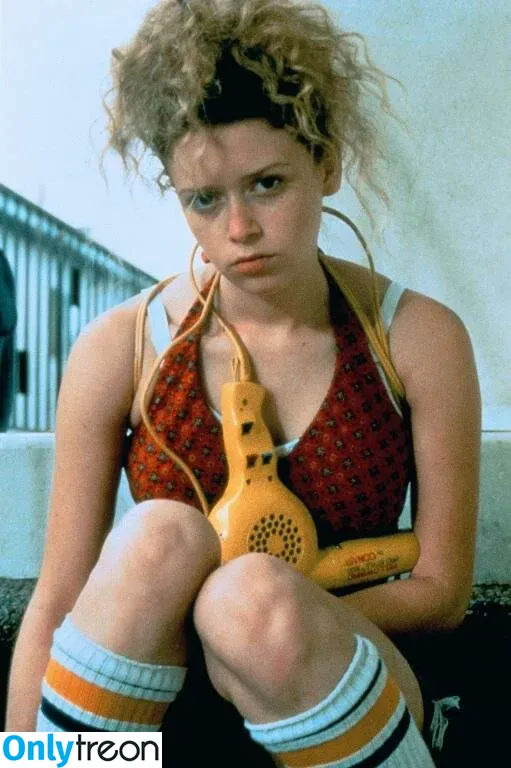 Natasha Lyonne nude photo #0037 (nlyonne)