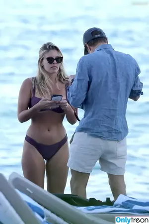 Natasha Oakley / tashoakley nude photo #0732