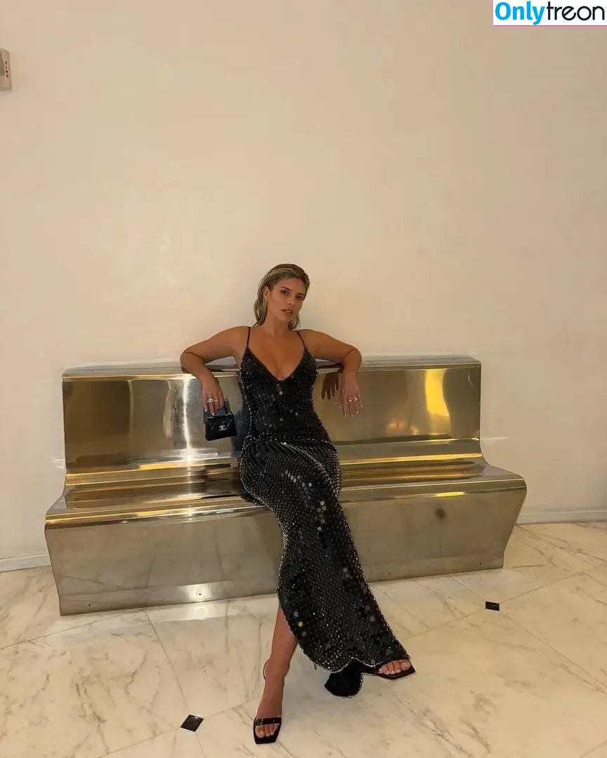 Natasha Oakley nude photo #0684 (tashoakley)