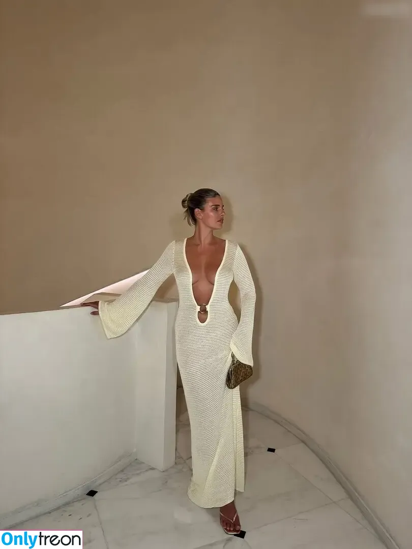 Natasha Oakley nude photo #0713 (tashoakley)