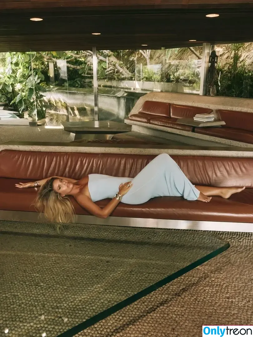 Natasha Oakley nude photo #0951 (tashoakley)