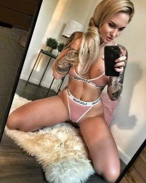 Natasha Thomsen / Natashakt7 / natasha_k_t nude photo #0021