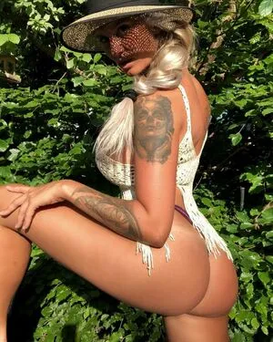Natasha Thomsen / Natashakt7 / natasha_k_t nude photo #0052