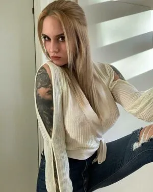 Natasha Thomsen / Natashakt7 / natasha_k_t nude photo #0104