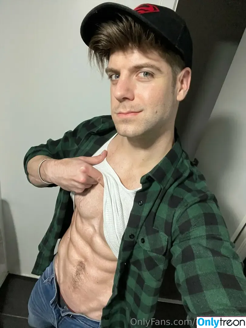nate.k.weir nude photo #0058 (nate.k.weir)